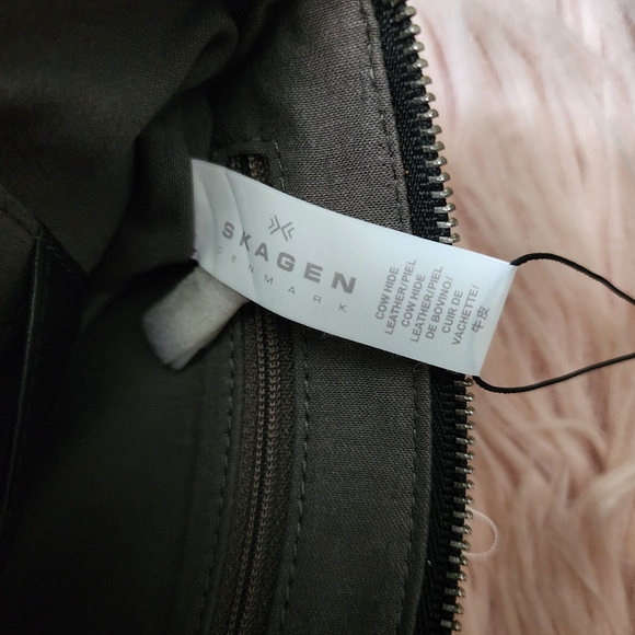 Skagen Denmark zip pouch wristlet black leather - Picture 9 of 11